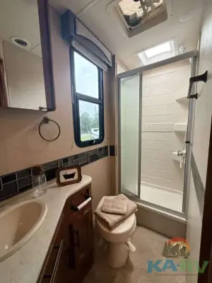 2017 Jayco M-24 L Sprinter photo 19