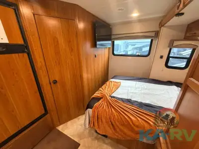 2017 Jayco M-24 L Sprinter photo 16