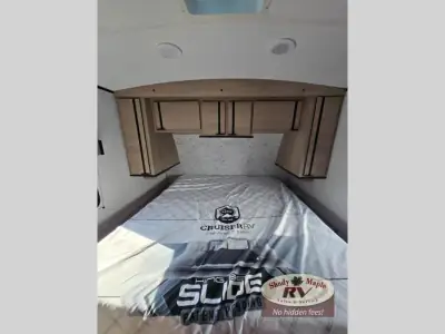 2022 Cruiser Radiance Ultra Lite 27RE photo 19