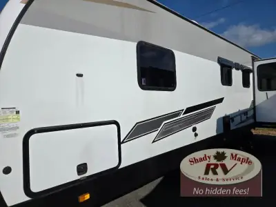 2022 Cruiser Radiance Ultra Lite 27RE photo 5