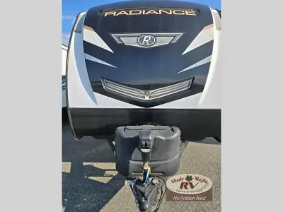 2022 Cruiser Radiance Ultra Lite 27RE photo 4