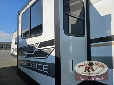 2022 Cruiser Radiance Ultra Lite 27RE photo 7
