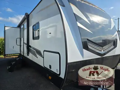2022 Cruiser Radiance Ultra Lite 27RE