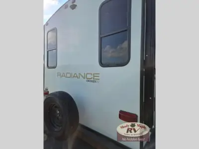 2022 Cruiser Radiance Ultra Lite 27RE photo 8