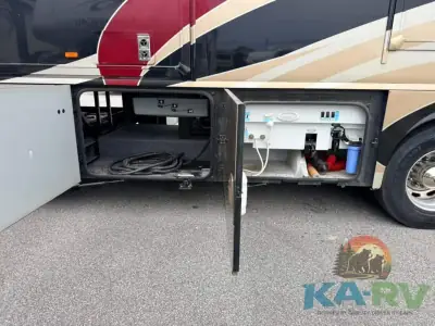 2014 Itasca Meridian 42E photo 23