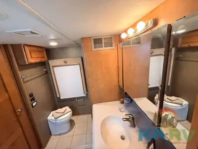 2014 Itasca Meridian 42E photo 26
