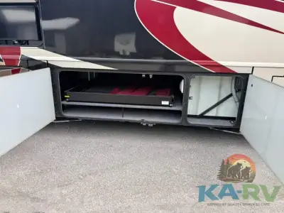 2014 Itasca Meridian 42E photo 31