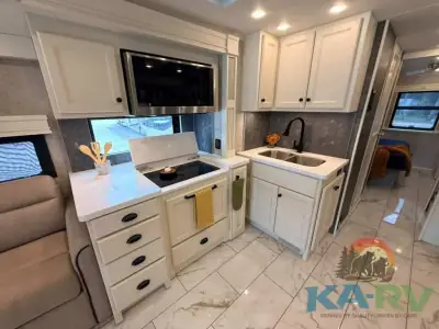 2025 Tiffin Motorhomes ALLEGRO BAY 38AB photo 3
