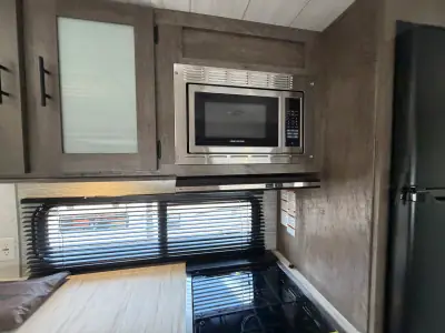2022 Forest River SALEM 31KQBTS photo 6