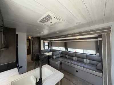 2022 Forest River SALEM 31KQBTS photo 3