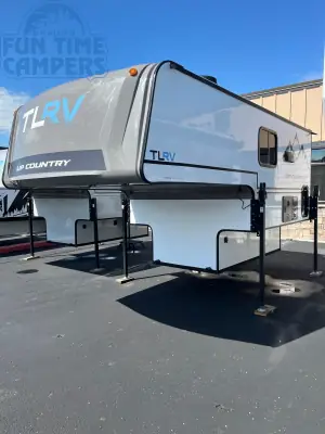 2025 Travel Lite UP COUNTRY 775U photo 3