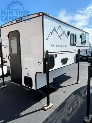 2025 Travel Lite UP COUNTRY 775U photo 4