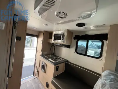 2025 Travel Lite UP COUNTRY 775U photo 29