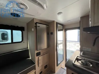 2025 Travel Lite UP COUNTRY 775U photo 30