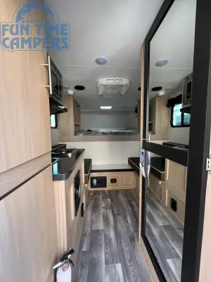 2025 Travel Lite UP COUNTRY 775U photo 11