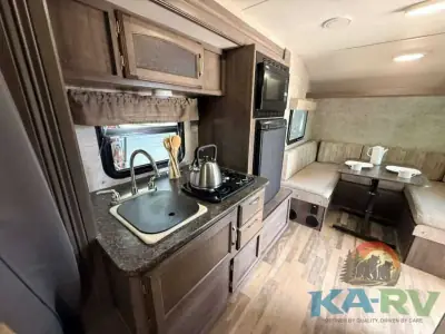 2017 Winnebago MINNIE DROP 1780 photo 13