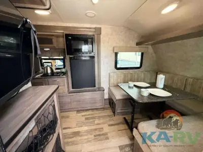 2017 Winnebago MINNIE DROP 1780 photo 3