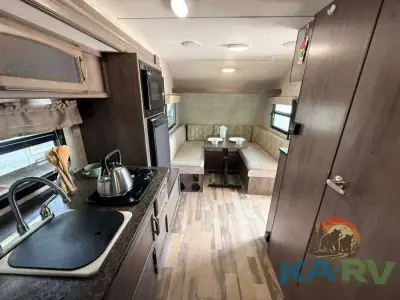 2017 Winnebago MINNIE DROP 1780 photo 4