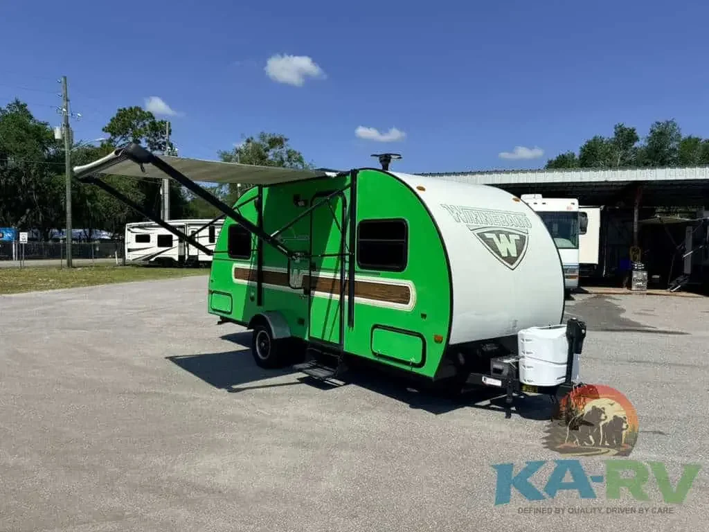 2017 Winnebago MINNIE DROP 1780 exterior