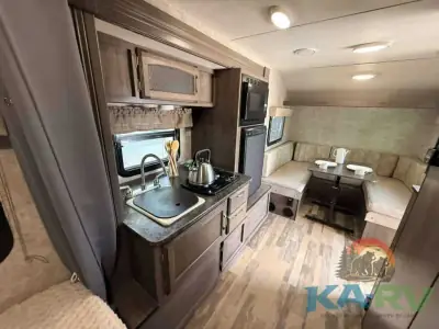 2017 Winnebago MINNIE DROP 1780 photo 6