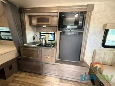 2017 Winnebago MINNIE DROP 1780 photo 5