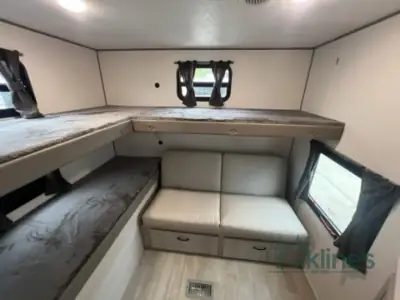 2027 Coachmen Catalina Legacy Edition 293QBCK photo 13