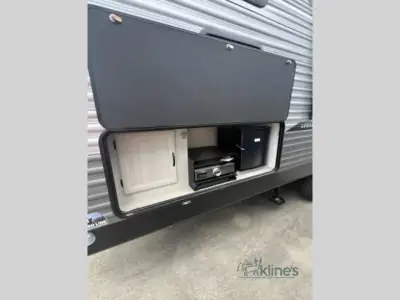 2027 Coachmen Catalina Legacy Edition 293QBCK photo 6