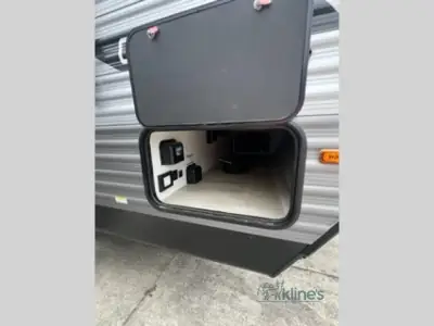 2027 Coachmen Catalina Legacy Edition 293QBCK photo 11