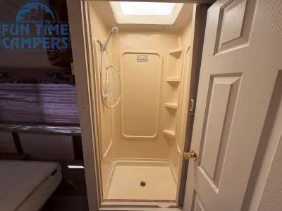 2003 Four Winds CHATEAU SPORT 28D photo 21