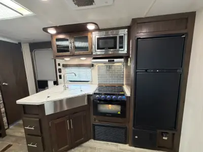 2019 Forest River CHEROKEE 304BS photo 4