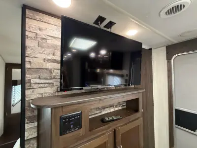 2019 Forest River CHEROKEE 304BS photo 25
