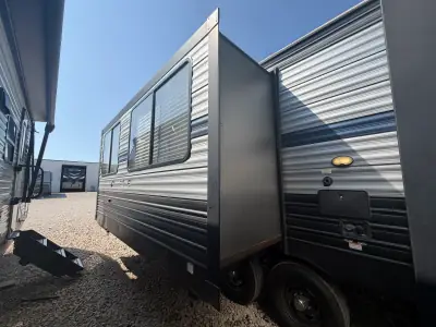 2019 Forest River CHEROKEE 304BS photo 8