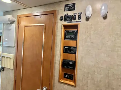 2014 Winnebago 33C photo 29