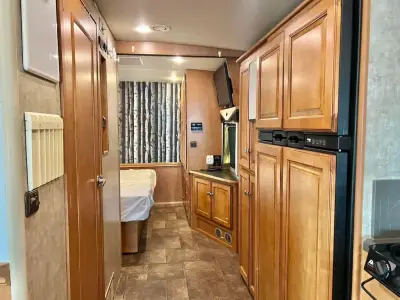 2014 Winnebago 33C photo 20