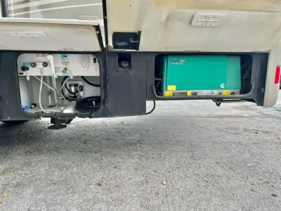2014 Winnebago 33C photo 10