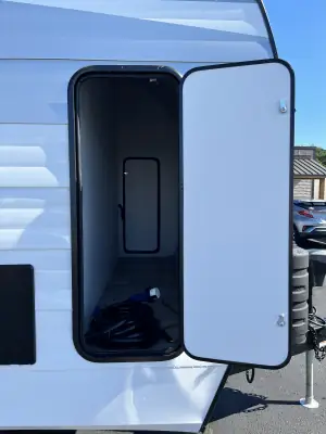 2025 Winnebago ACCESS 28FK photo 9