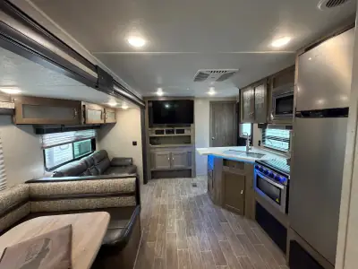 2020 Palomino Puma 32RBFQ photo 9