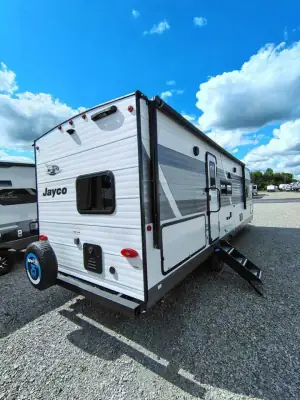 2027 Jayco Jay Flight 263BHS photo 14