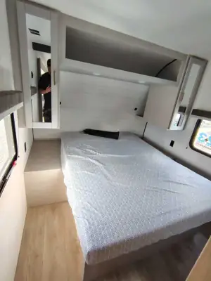 2027 Jayco Jay Flight 263BHS photo 8