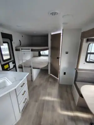2027 Jayco Jay Flight 263BHS photo 4