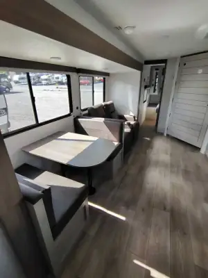 2027 Jayco Jay Flight 263BHS photo 5