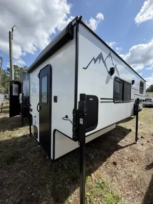 2025 Travel Lite UP COUNTRY 900U photo 4