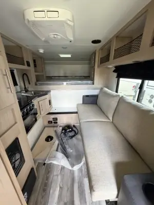 2025 Travel Lite UP COUNTRY 900U photo 6