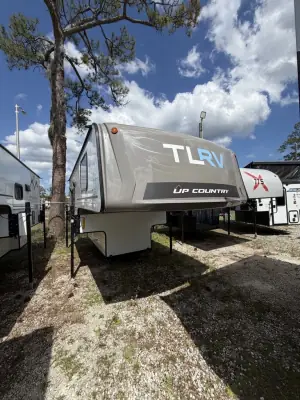 2025 Travel Lite UP COUNTRY 900U