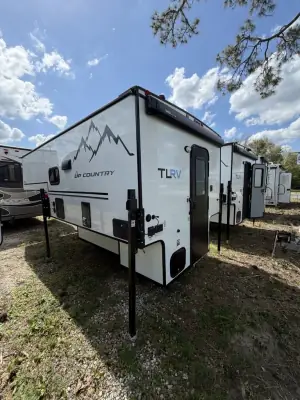 2025 Travel Lite UP COUNTRY 900U photo 3
