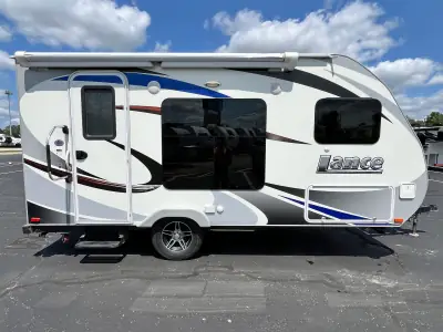 2017 Lance 1475 photo 10