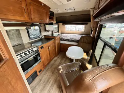 2017 Lance 1475 photo 12