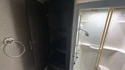 2017 Keystone Fuzion Fifth Wheel TH 371 photo 22