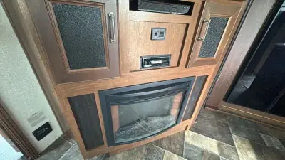 2017 Keystone Fuzion Fifth Wheel TH 371 photo 38