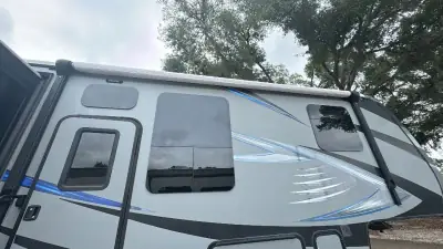 2017 Keystone Fuzion Fifth Wheel TH 371 photo 51